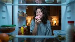 „Noční přejídání“: 7 zdravých svačinek před spaním