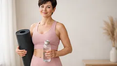 Domácí cvičení po 50: jednoduchá sestava na sílu, mobilitu a rovnováhu